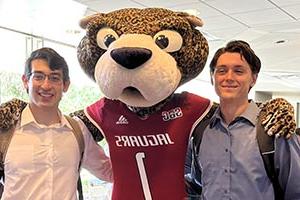 Two MCOB students with Southpaw.